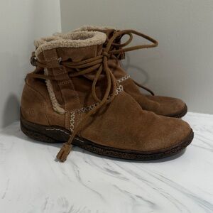 Earth Spirit Paula II brown suede wrap boots with faux shearling lining Size 8.5